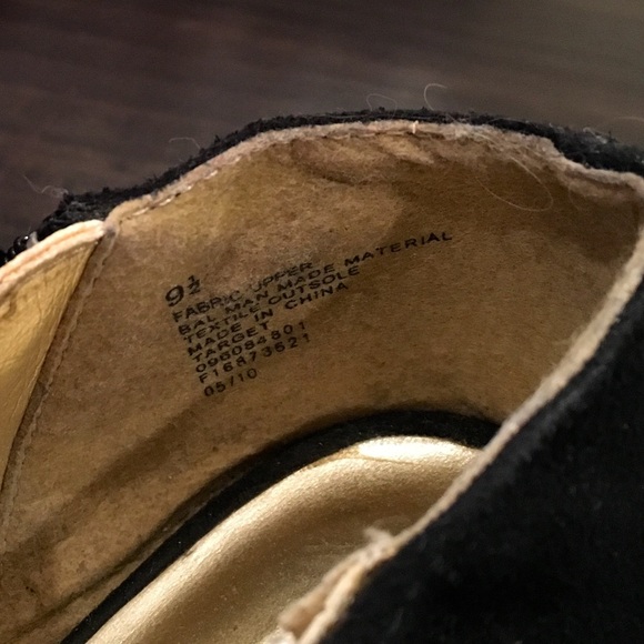 Massimo Black Women’s Heel with Black Flower - Picture 5 of 6